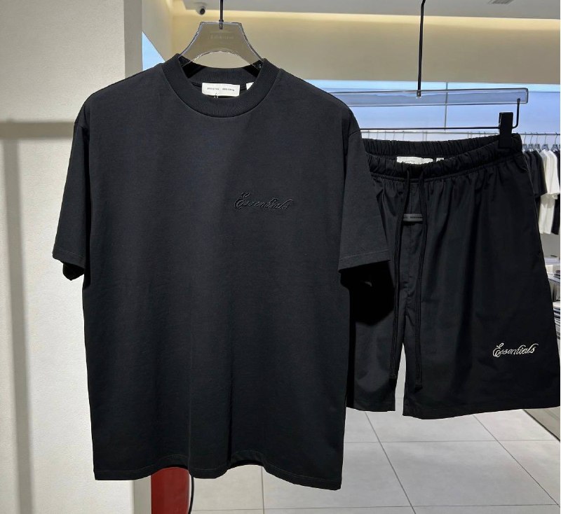ESSENTIALS (set)