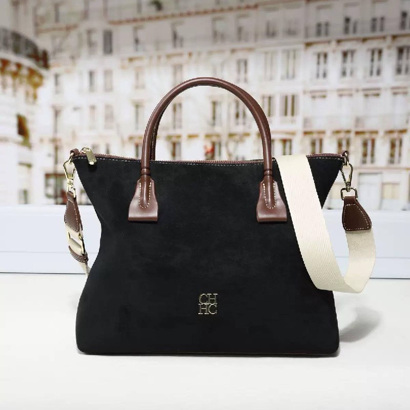 CAROLINA HERRERA — €38 💎