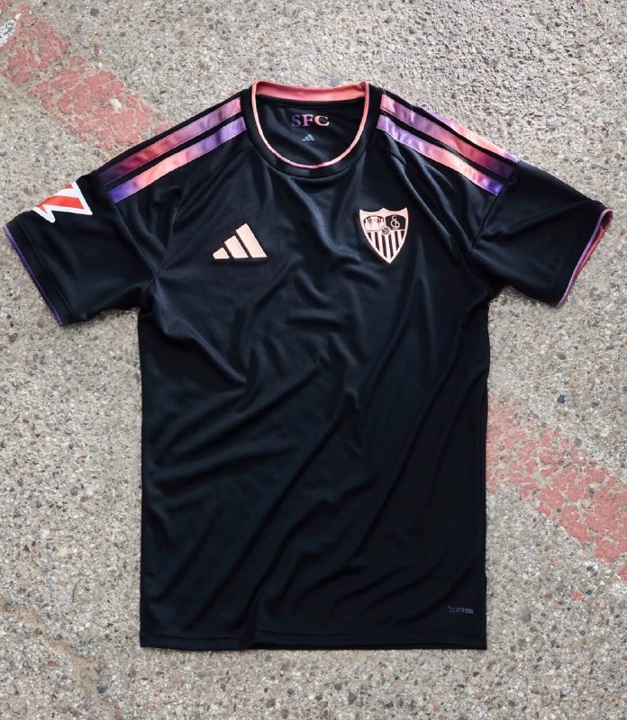 ADIDAS Seville 26/27 — €11 💎