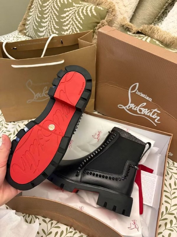 👢 Christian Louboution Boots
