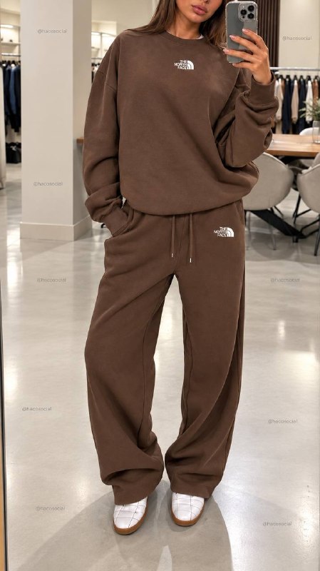 WHlTE F0X 🤎🐻