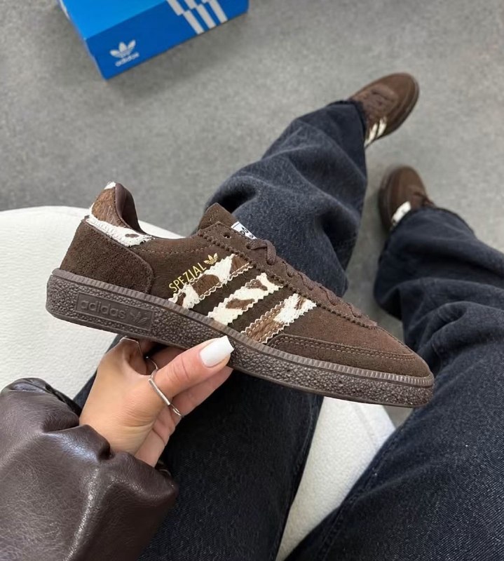 💫   adidas Spezial