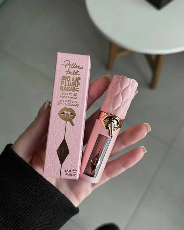 Charlotte Tilbury lip gloss