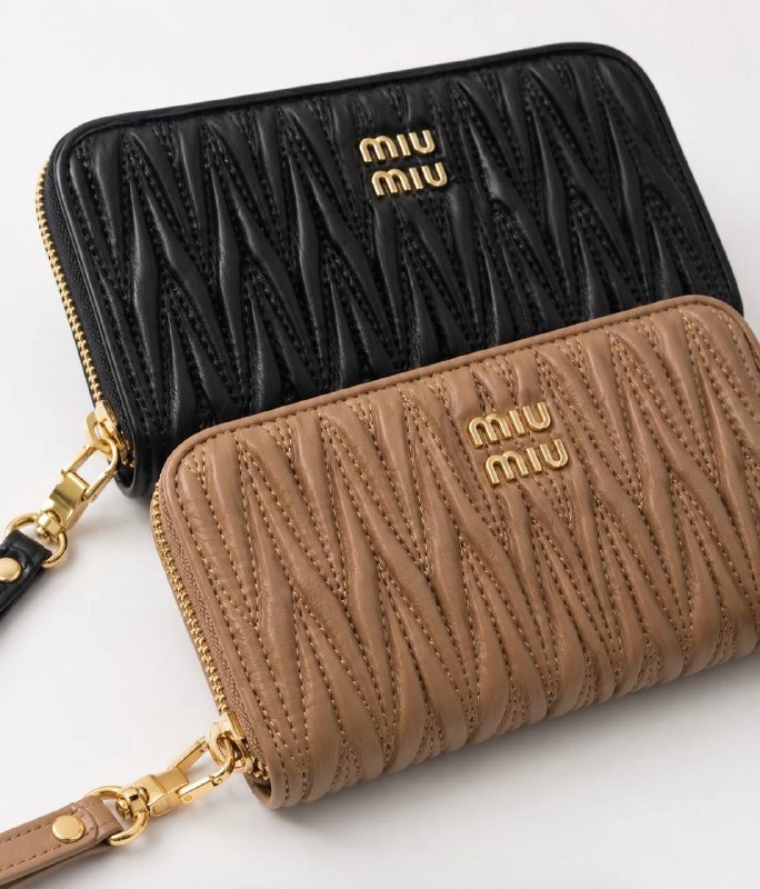 MIU MIU (wallet) —-> €13 💎