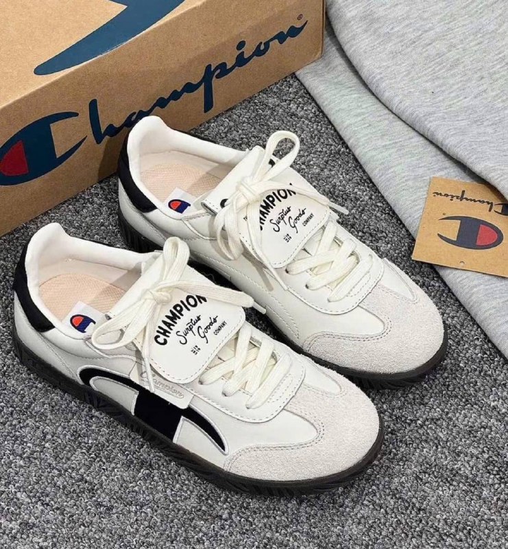 CHAMPION x Ese3ntiaIs —-> €29 💎