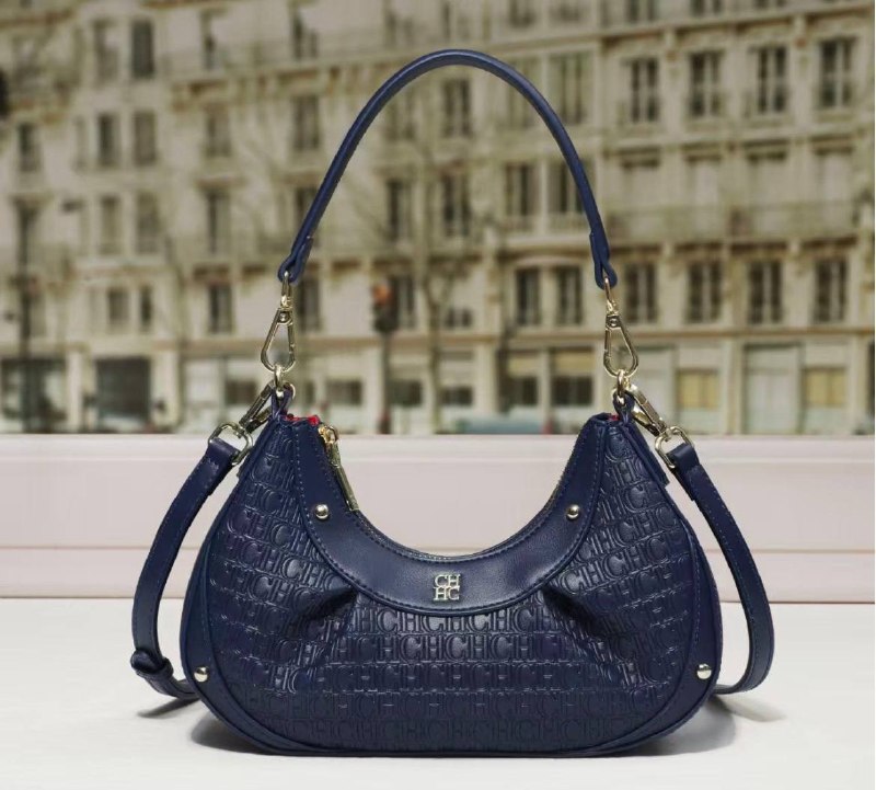 CAROLINA HERRERA — €37 💎