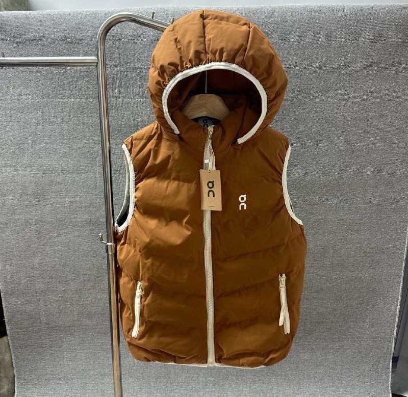 On Cloud brown puffer waistcoat