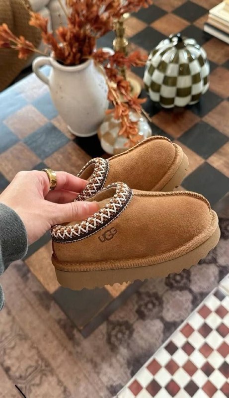 UGG Tasman kids tan slippers