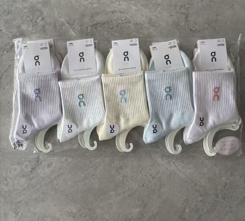On Cloud socks