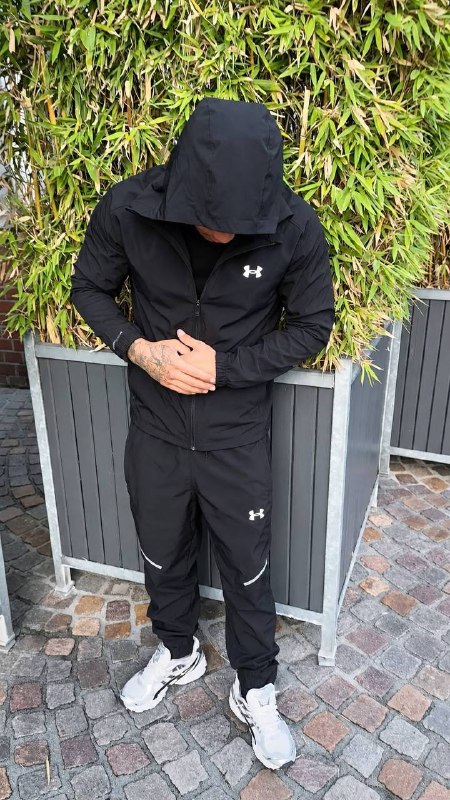 Under Armour black tracksuit