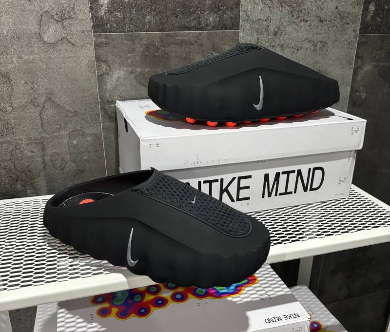 NIKE Mind 001