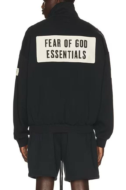 ESSENTIALS —-> €24 💎