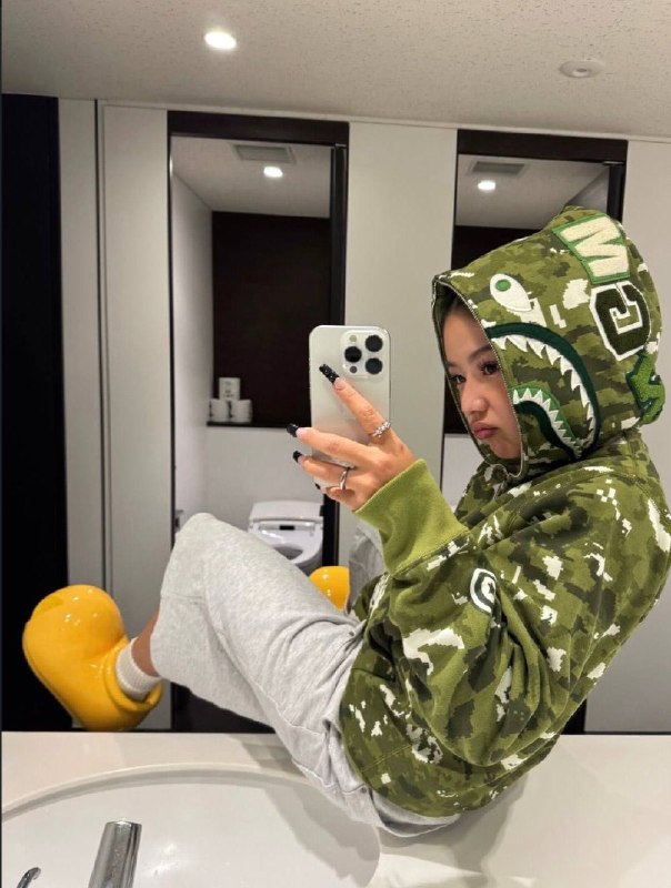 🥼 B4PE Sudadera
