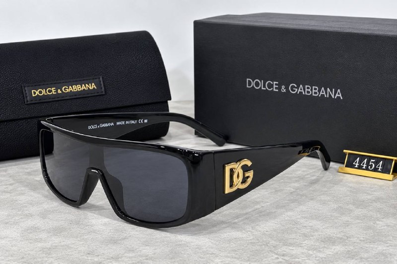 DOLCE & GABBANA —-> €9 💎