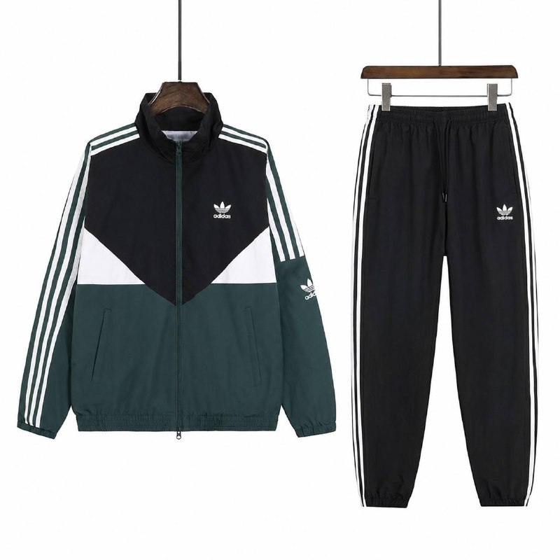 ADIDAS (complete tracksuit) —-> €37 💎