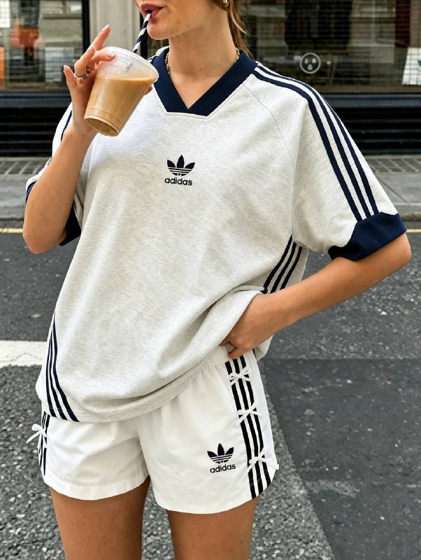 ADIDAS (set) —-> €23 💎