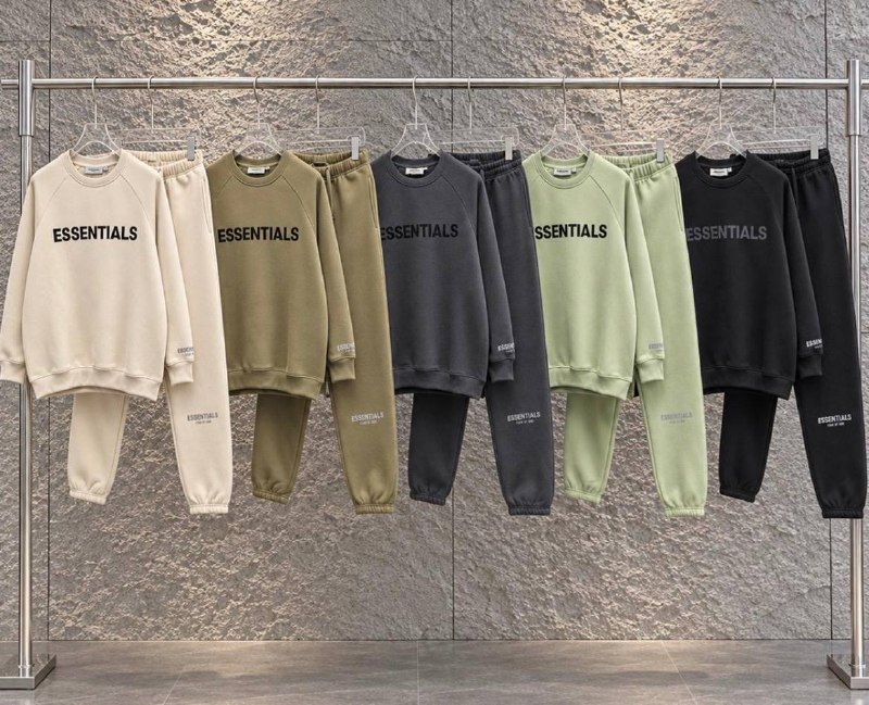 ESSENTIALS (set) — €32 💎