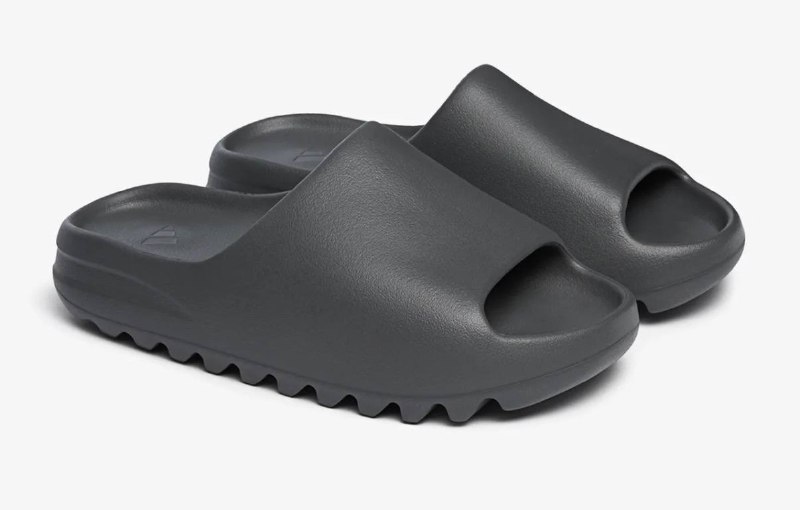 YEEZY "Slide" — €11 💎