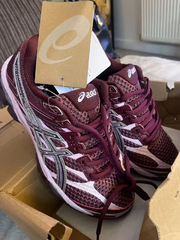 ASICS "Gel Cumulus 16"
