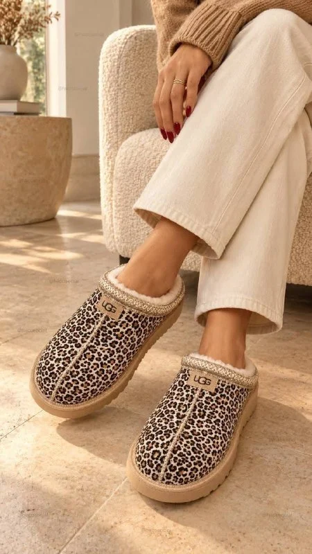 UGG Tazz slippers