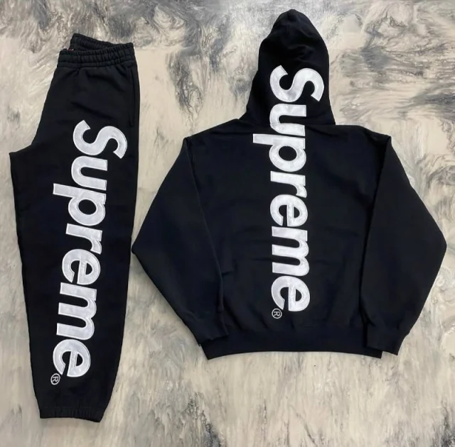 SUPREME (complete tracksuit) —->